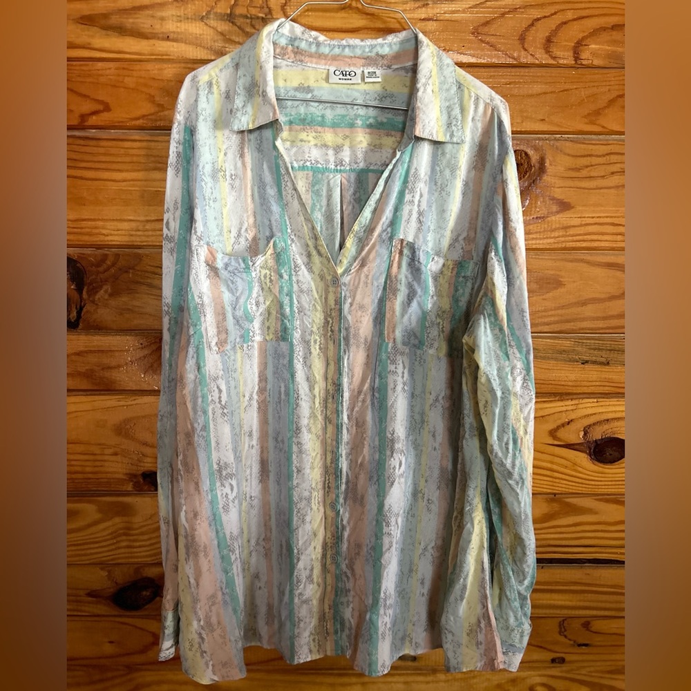 Torrid / Button down, GUC blouse